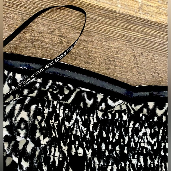 VOLCOM ~ Strapless Dress - Picture 9 of 12